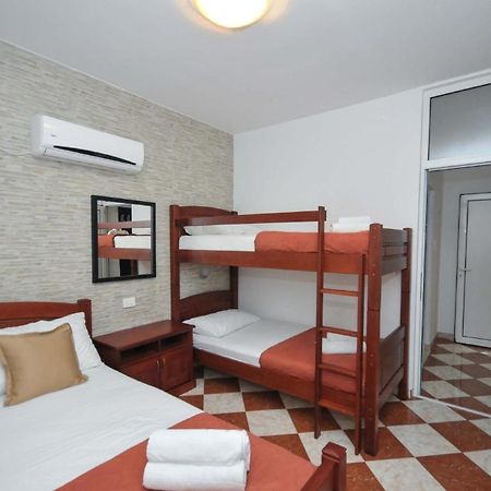 Ferienwohnung Fuer 4 Personen Ca 55 M In Budva, Adriakueste Montenegro Kueste Um บุดวา ภายนอก รูปภาพ