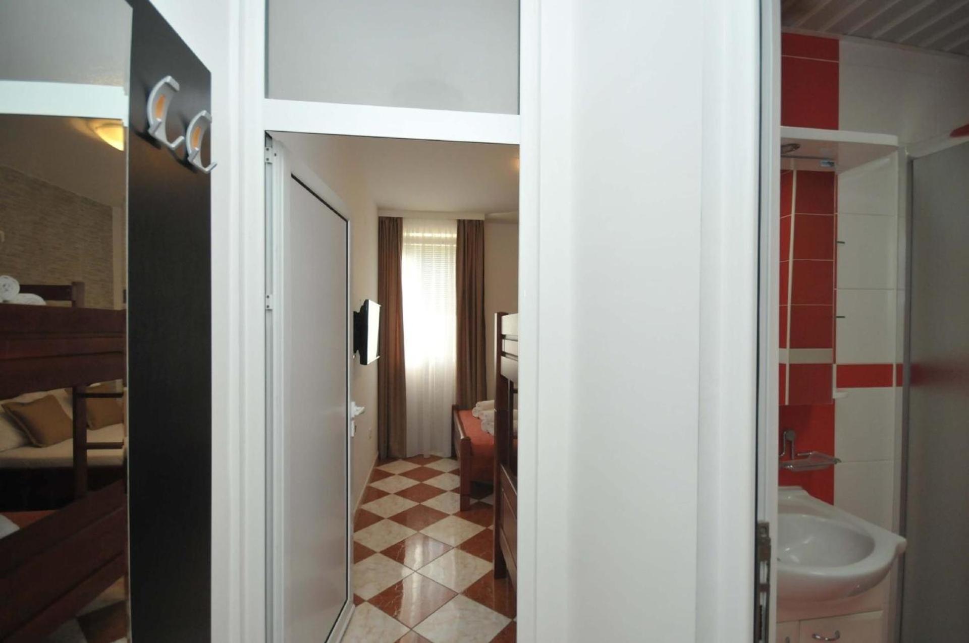Ferienwohnung Fuer 4 Personen Ca 55 M In Budva, Adriakueste Montenegro Kueste Um บุดวา ภายนอก รูปภาพ